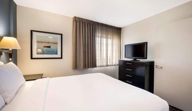 Come Create Memories with Fun-filled Adventures! Family Suites w/Full Kitchens