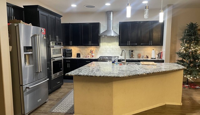 Comfort and relaxation . Have your family get togethers here on property!