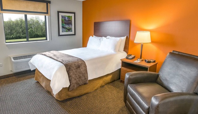 Comfort & Convenience: North Las Vegas Room with Kitchen! Near Cheyanne Square!