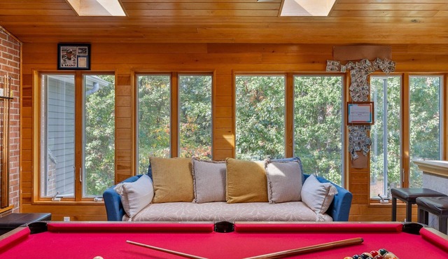 Comfortable guest suite w/fire pit on gorgeous property -Pet Friendly!