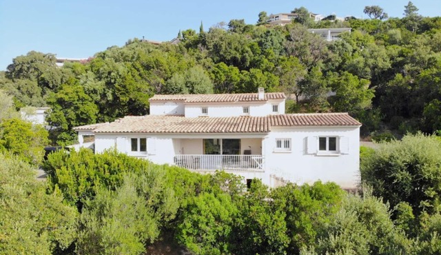Comfortable villa rental 8-10 people Tarco seaside