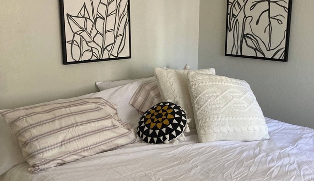 Comfy Boho bungalow . Hidden away and private.