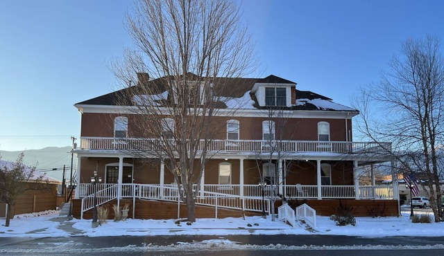 Condo with Mountain Views - 3rd floor of Historic Stevensville Hotel