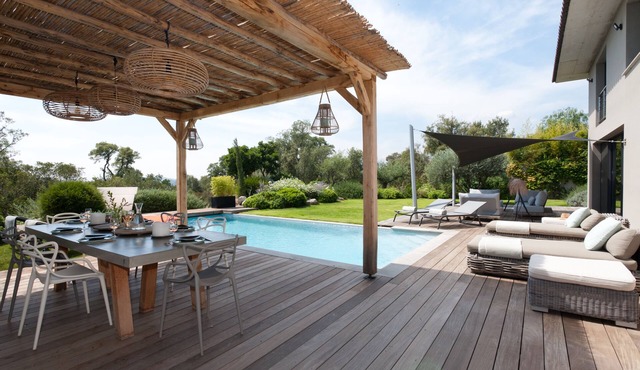 Contemporary villa, 4 bedrooms, 8 people, swimming pool near St Cyprien