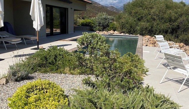 CONTEMPORARY VILLA WITH POOL AND EXCEPTIONAL VIEW 300 M BY FOOT FROM THE SEA
