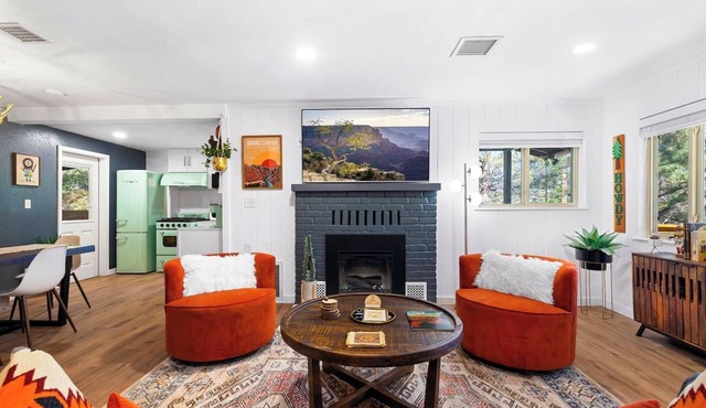 Cool Retro White Mountain Cabin