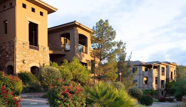 Coral Vista Suite | Fireplace, Jacuzzi, Pools, BBQ