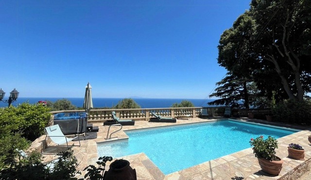 Corsican apartment with sea views in Bastia