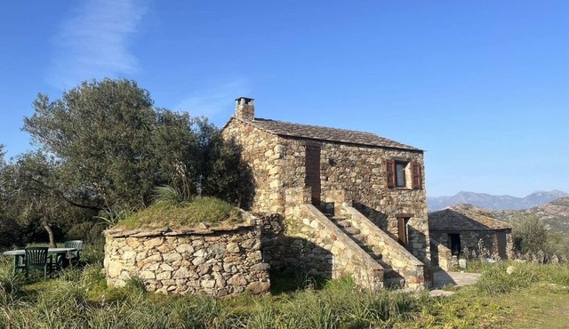 COUNTRY HOME FOR NATURE LOVERS