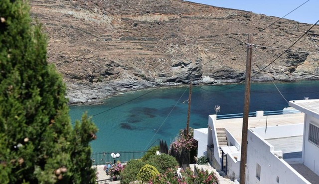 Country House 'Cycladic Villa In Antonides Beach' with Sea View, Wi-Fi and Air Conditioning
