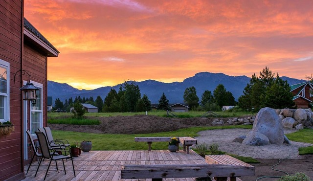 Country McCall Retreat Deck & Mountain Views