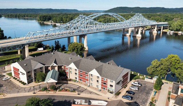Courtyard by Marriott La Crosse