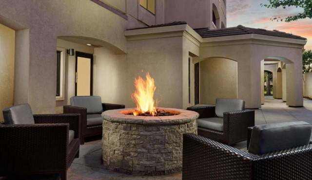 Courtyard By Marriott Salinas Monterey