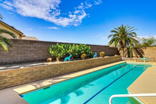'Coyote Casa' w/Mtn Views in Tuscon Desert Oasis