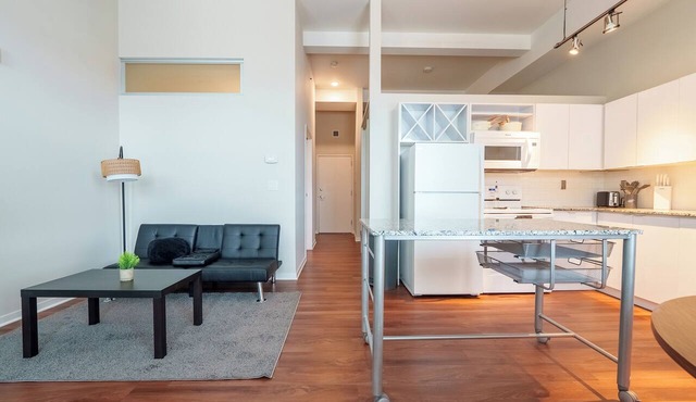 Cozy 1-Bedroom apartment In beautiful Cincinnati with AC and gym access