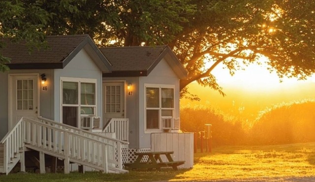 Cozy 1 Bedroom Cabin in Isleton-Cabin 46