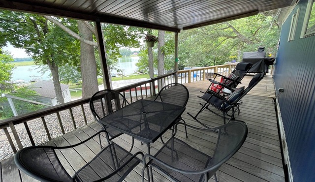 Cozy 2-bedroom campground @ peaceful Hill Lake Resort, Overlooking the lake.
