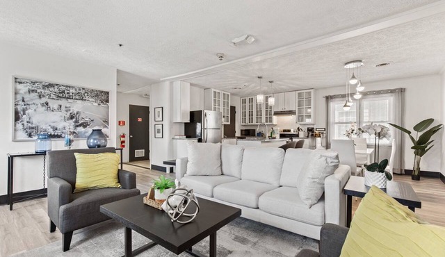 Cozy 3-Bedroom Apartment in the Heart of Indy
