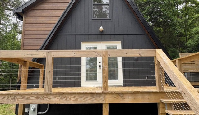 Cozy 3-bedroom cabin in enchanting Mammoth Cave with near state park.