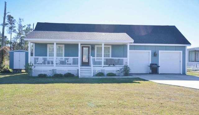 Cozy 3BR Cottage Fishing Private Dock Boating