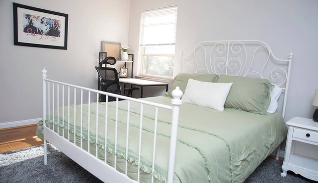 Cozy Apartment in Pleasant Ridge #1