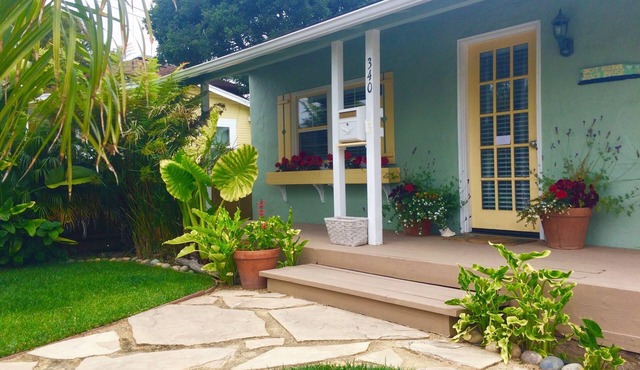 COZY BEACH HOUSE plus GUEST HOUSE each unit 2 adults PET FRIENDLY