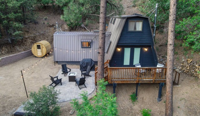 Cozy Cabin in the Pines, 15 Min to Whiskey Row, 8 Min to Goldwater Lake