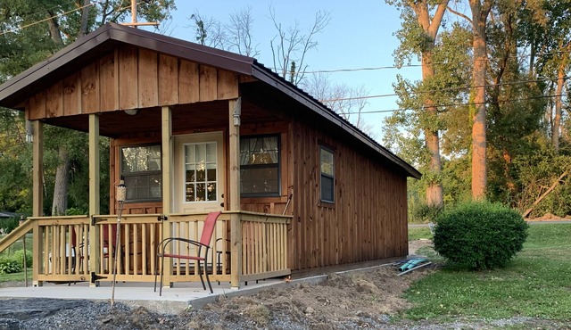 Cozy Cabin on the Cayuga-Seneca River with Lake access $152/night.