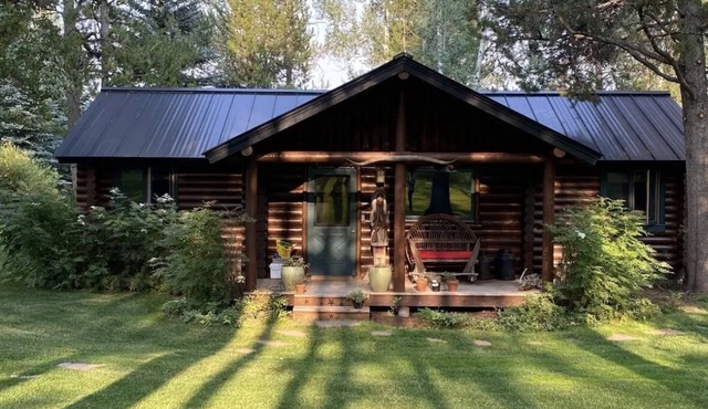 Cozy Cabin Retreat close to Jackson Hole Mountain Resort