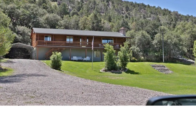 Cozy cabin with abundant wildlife and recreation