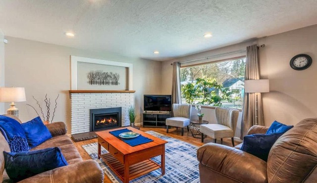 Cozy CDA Retreat 4BR Fire Pit Weekly Deals