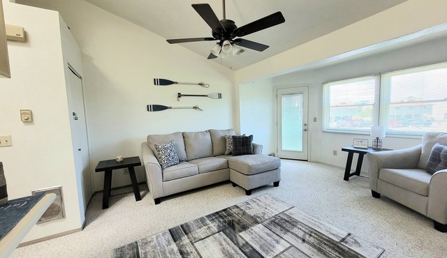 Cozy condo near Port Clinton and Magee Marsh