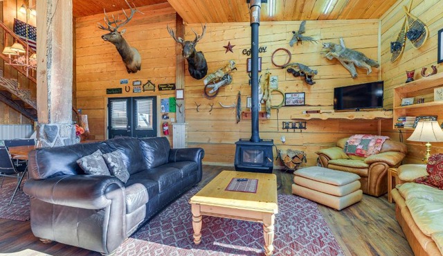 Cozy Cora Studio Cabin w/Wind River Mtn Views