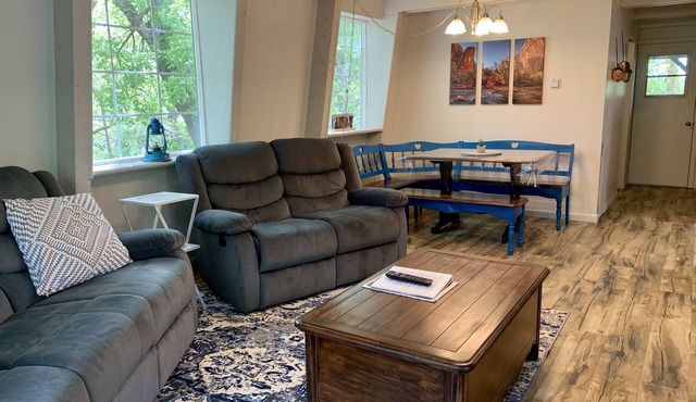 Cozy Cottage in secluded canyon-Perfect Zion and Bryce Getaway