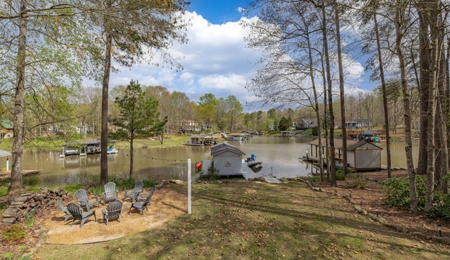 Cozy Cove at Lake Gaston