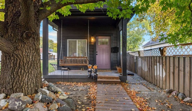 Cozy Getaway with Hot Tub, Ice Plunge, and Bidet