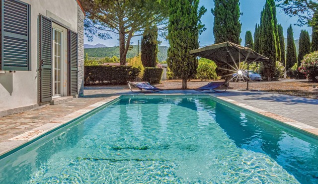 Cozy home in St Florent