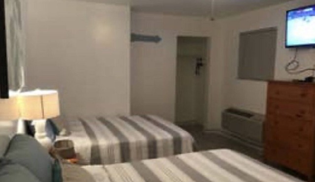 Cozy Misquamicut Beach Condo