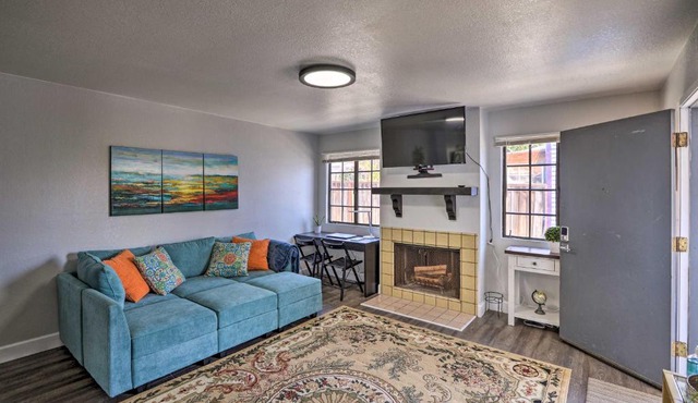 Cozy Monterey Apartment - Walk to Wharf & Dtwn!
