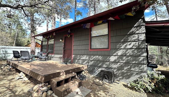 Cozy Pines Cabin in Prescott - 3bd/2ba