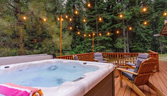Cozy Private Cabin, Hot Tub, Ski & Outdoor Haven