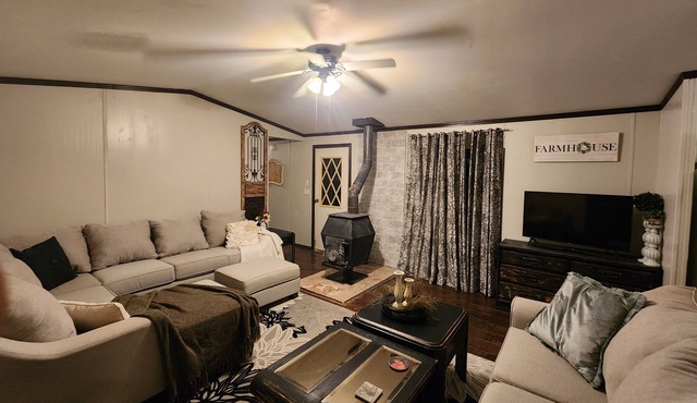 Cozy, Quite Manufactured Home on 5 Acres. Close to Smith and Foy Lake!