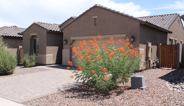 Cozy Rancher. Quiet Street. Walk to Community Pool, Or Hit the Greens!