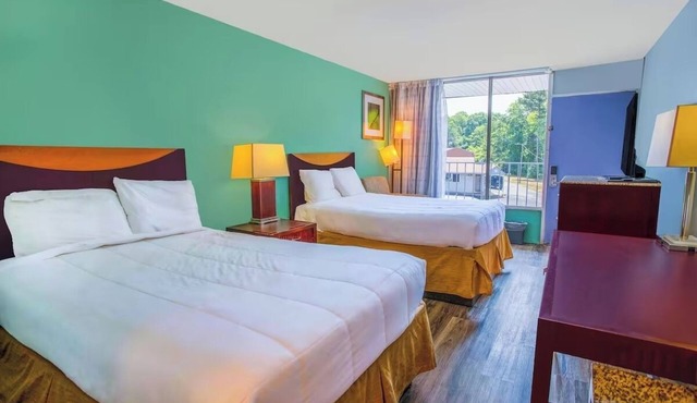 Cozy Room Perfect for Budget-Conscious Travelers in Kernersville