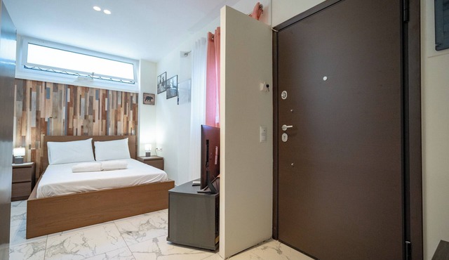 Cozy Studio at Vyronas for 2 pers by MPS