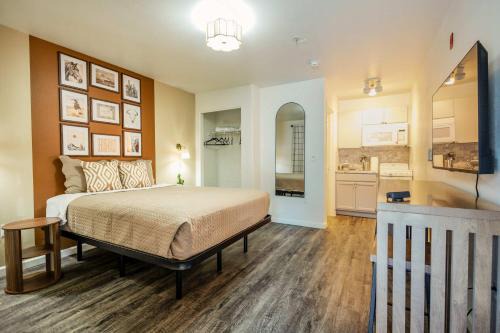 Cozy Studio Retreat in Tolleson for 2 Guests
