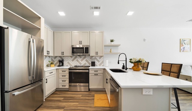 Cozy Upscale Apartment