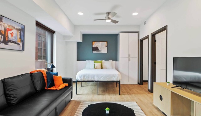 CozySuites Mass with lounge and roof deck #12