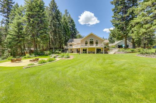 Crystal Lake Retreat: Event Villa w/Lake Access!