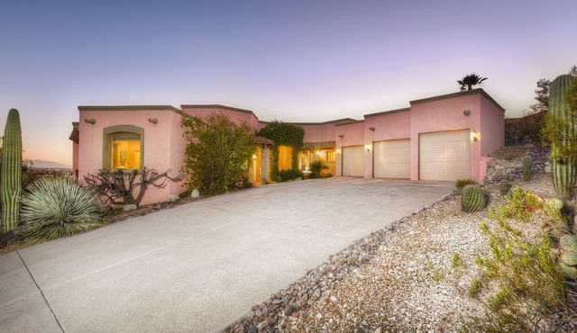 Custom foothills home with amazing 360 views, private hot tub & patio